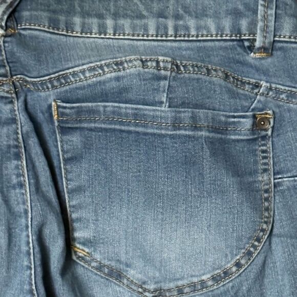 Democracy AbSolution Booty Lift Distressed Ankle Crop Jeans Size 10 34x26 #127 - Picture 5 of 6